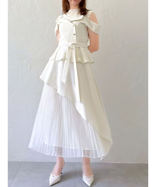 dazzlin オフショルアシメトレンチワンピース　ボルドーM 今期 dazzlin オフショルアシメトレンチワンピース ボルドーM 今期