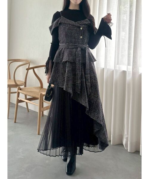 dazzlin（ダズリン）の「オフショルアシメトレンチワンピース