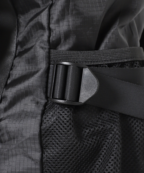 U by SPICK&SPAN（ユーバイスピックアンドスパン）の「CARIBOU MOUNTAINEERING 別注 L/W PACK TOTE（バックパック/リュック・レディース・ブラウン/ブラック・FREE）」の10枚目の写真