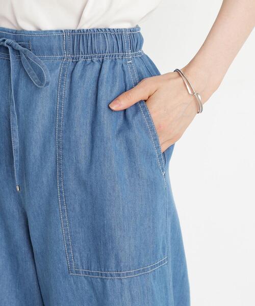 THE SHOP TK （ザ ショップ ティーケー ）の「デニムイージーワイドパンツ【洗える】（その他パンツ・レディース・ネイビー/ライトブルー・13/12）」の14枚目の写真