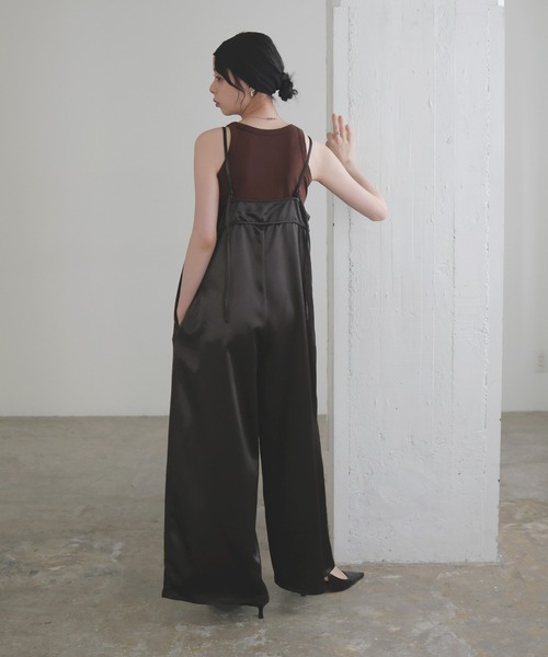 LIAN(リアン)の「サテンキャミオールインワン(つなぎ/オールインワン・レディース・ブラック/グレイッシュベージュ/アイボリー/ブラウン・FREE)」の8枚目の写真