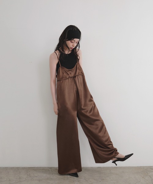 LIAN(リアン)の「サテンキャミオールインワン(つなぎ/オールインワン・レディース・ブラック/グレイッシュベージュ/アイボリー/ブラウン・FREE)」の11枚目の写真