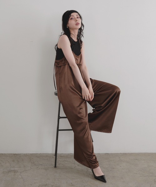 LIAN(リアン)の「サテンキャミオールインワン(つなぎ/オールインワン・レディース・ブラック/グレイッシュベージュ/アイボリー/ブラウン・FREE)」の14枚目の写真