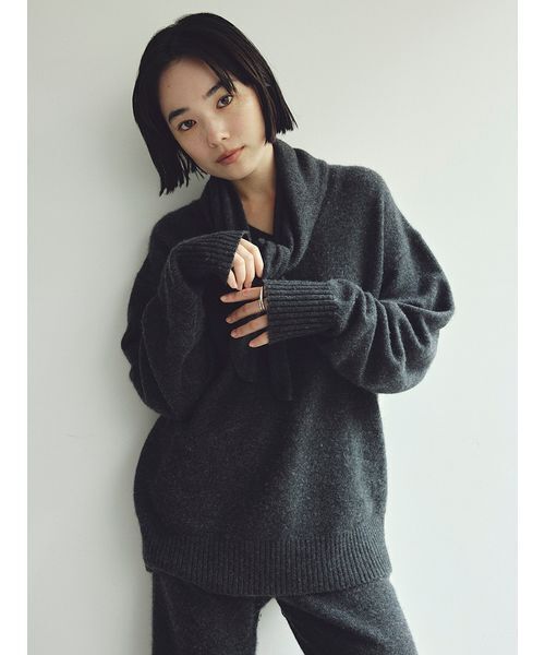 MIESROHE(ミースロエ)の「ソフトシャギーオーバーサイズNT(ニット/セーター・レディース・グレー/イエロー/ネイビー/モカ/レッド・F)」の1枚目の写真