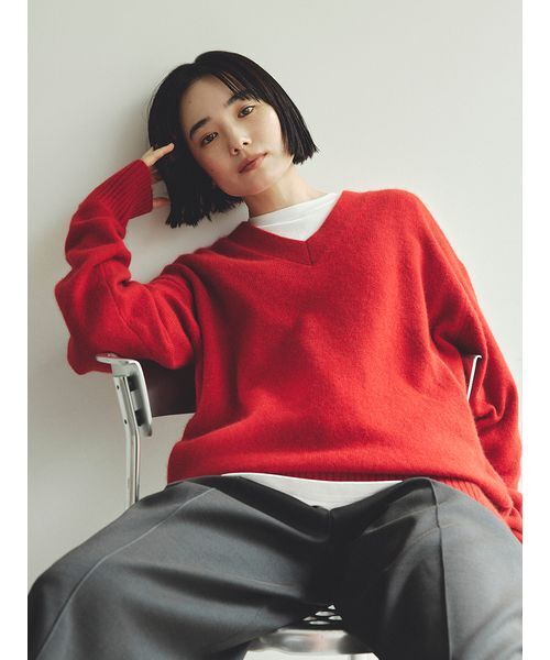 MIESROHE(ミースロエ)の「ソフトシャギーオーバーサイズNT(ニット/セーター・レディース・グレー/イエロー/ネイビー/モカ/レッド・F)」の6枚目の写真