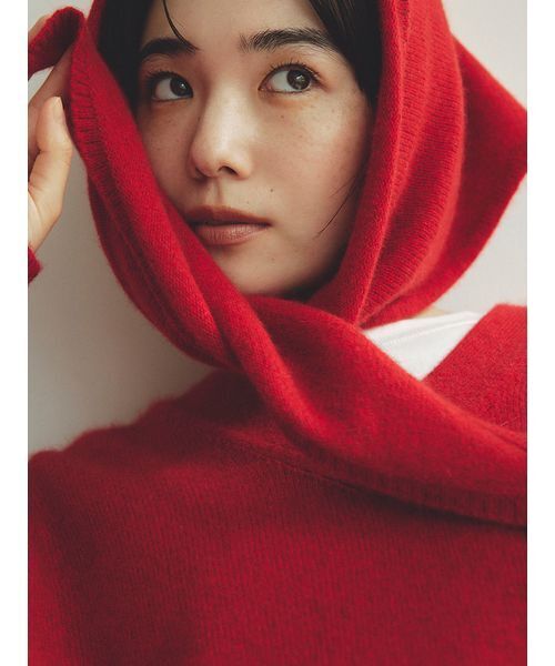 MIESROHE(ミースロエ)の「ソフトシャギーオーバーサイズNT(ニット/セーター・レディース・グレー/イエロー/ネイビー/モカ/レッド・F)」の11枚目の写真