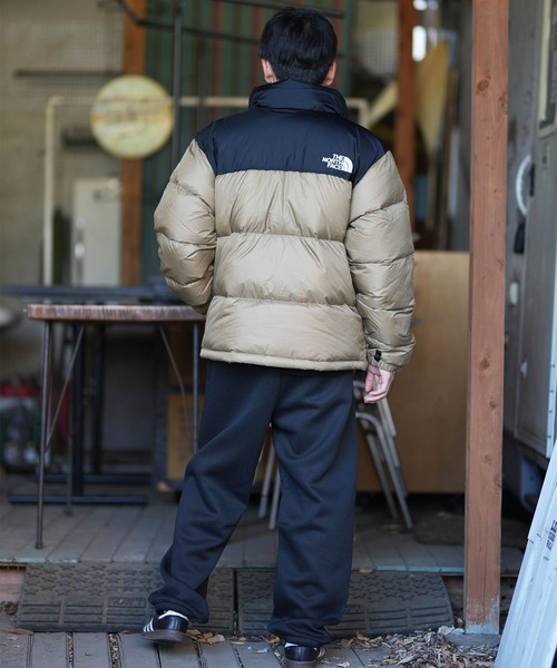 THE NORTH FACE(ザノースフェイス)の「THE NORTH FACE/ザ・ノース・フェイス NUPTSE JACKET ヌプシジャケット ダウン 撥水 ND92555(ダウンジャケット/コート・メンズ・グレー/ダークベージュ/ブラック・XXL/XL/L/M/S)」の21枚目の写真
