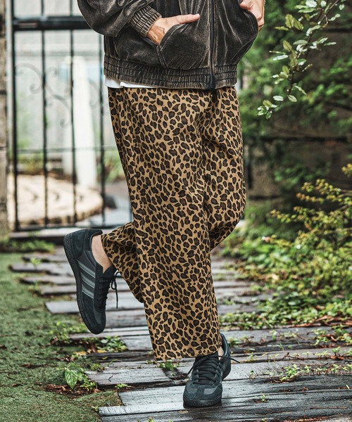 CAMBIO（カンビオ）の「mp14013- Leopard Twill Wide Straight Pants ワイドストレートパンツ(A55425cmb)（その他パンツ・メンズ・キャメル・S/M/L）」の4枚目の写真
