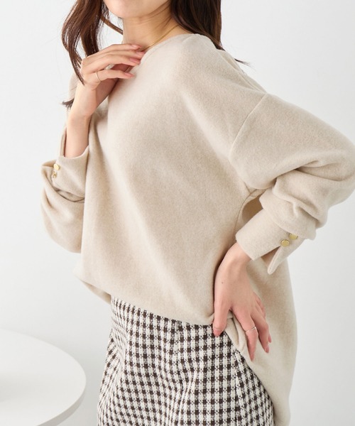 alotta(アロッタ)の「柔らかニットソー素材金ボタンゆるトップス(Tシャツ/カットソー・レディース・チャコール/ボルドー/ライトベージュ/カーキ・LL/L/M)」の7枚目の写真
