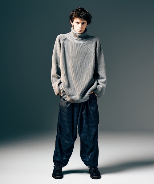glamb(グラム)の「Sulman Turtle Neck Knit / サルマンタートルネックニット(ニット/セーター・メンズ・グレー/ブラック/カーキ・S/M/L)」の8枚目の写真