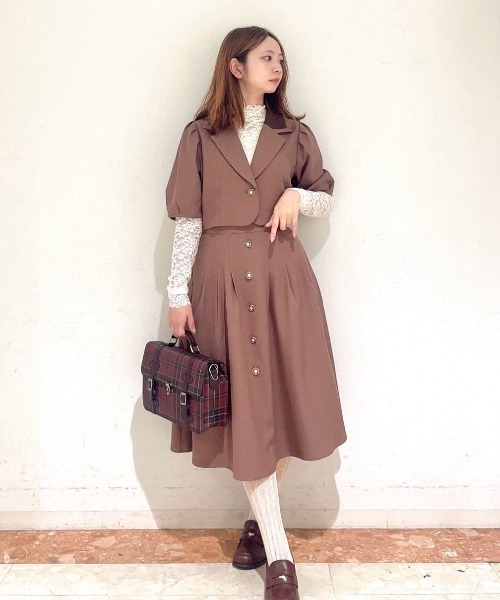 F i.n.t(フィント)の「釦使いパフスリーブジャケットセットアップ(セットアップ・レディース・グレー/ブラウン・FREE)」の7枚目の写真