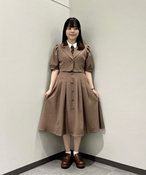F i.n.t(フィント)の「釦使いパフスリーブジャケットセットアップ(セットアップ・レディース・グレー/ブラウン・FREE)」の11枚目の写真