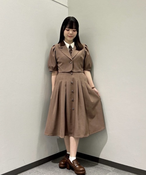 F i.n.t(フィント)の「釦使いパフスリーブジャケットセットアップ(セットアップ・レディース・グレー/ブラウン・FREE)」の12枚目の写真