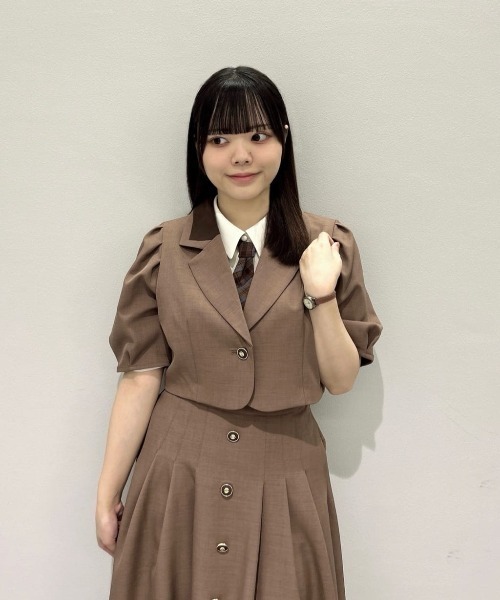 F i.n.t(フィント)の「釦使いパフスリーブジャケットセットアップ(セットアップ・レディース・グレー/ブラウン・FREE)」の14枚目の写真