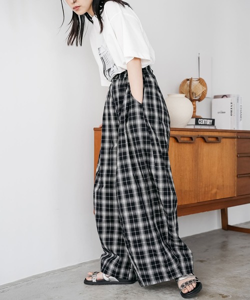 mili an deni(ミリアンデニ)の「チェックワイドパンツ(その他パンツ・レディース・ブラック/オフホワイト・M)」の10枚目の写真