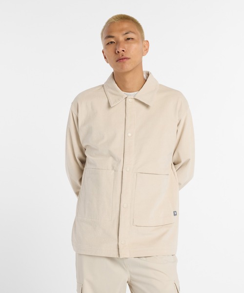 NEW BALANCE(ニューバランス)の「ストレッチコーデュロイオーバーシャツ(シャツ/ブラウス・メンズ・グレイッシュベージュ・SMALL/MEDIUM/LARGE/X-LARGE)」の1枚目の写真