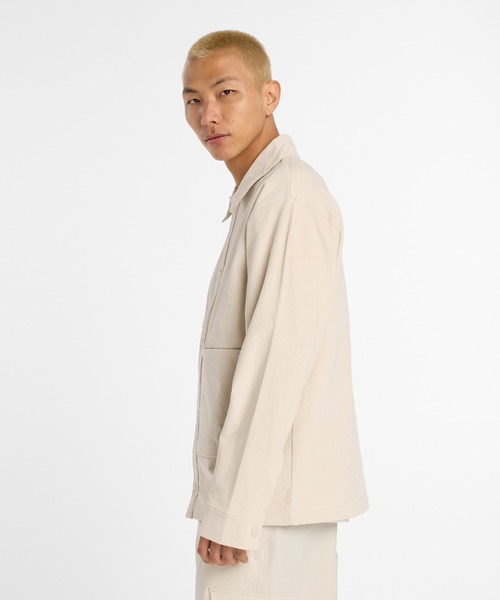 NEW BALANCE(ニューバランス)の「ストレッチコーデュロイオーバーシャツ(シャツ/ブラウス・メンズ・グレイッシュベージュ・SMALL/MEDIUM/LARGE/X-LARGE)」の9枚目の写真