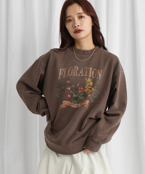 mysty woman（ミスティウーマン）の「ピグメントフラワー裏毛スウェット 581998（スウェット・レディース・チャコールグレー/アイボリー/ブラウン・FREE）」の3枚目の写真