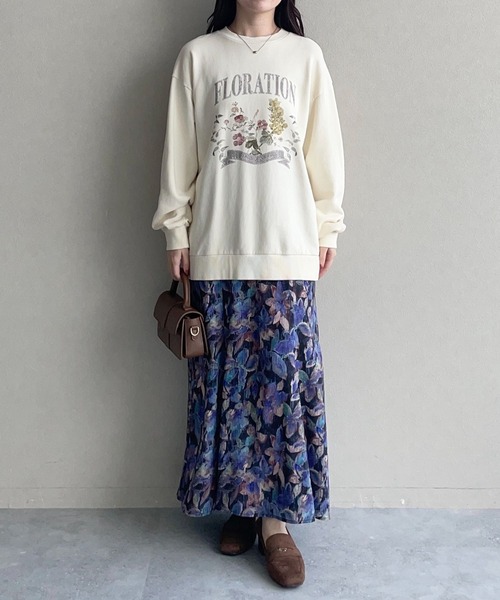 mysty woman（ミスティウーマン）の「ピグメントフラワー裏毛スウェット 581998（スウェット・レディース・チャコールグレー/アイボリー/ブラウン・FREE）」の19枚目の写真