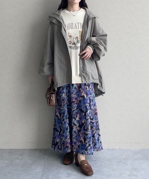 mysty woman（ミスティウーマン）の「ピグメントフラワー裏毛スウェット 581998（スウェット・レディース・チャコールグレー/アイボリー/ブラウン・FREE）」の20枚目の写真