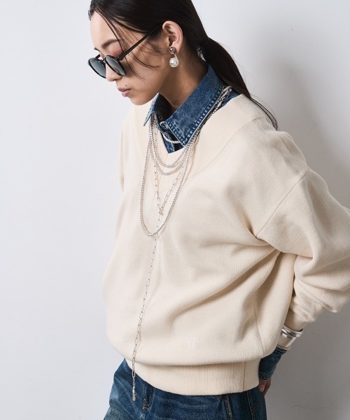 CHIC STYLE（シックスタイル）の「Vネックニットプルオーバー＜大きいサイズ有＞シックスタイル（ニット/セーター・レディース・ブラック/アイボリー/ボルドー/グレー・5L/4L/3L/LL/L/M）」の2枚目の写真