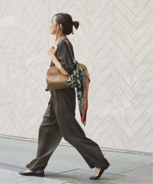 VERMEIL par iena（ヴェルメイユパーイエナ）の「《追加》サテンオールインワン（つなぎ/オールインワン・レディース・ネイビー/カーキ・36/38）」の4枚目の写真