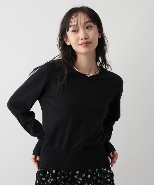 FOUND GOOD（ファウンドグッド）の「メンカシミヤVネックニット（ニット/セーター・レディース・レッド系8/ベージュ/グレー系2/ブラック・L/M）」の2枚目の写真