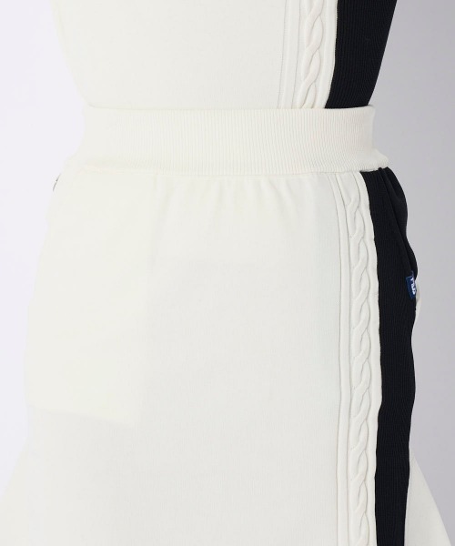 FILA GOLF(フィラゴルフ )の「【FILAGOLF/フィラゴルフ】レディースニットスカート|細見えバイカラー切替・後裾フレア|ニットアップコーデ ゴルフ(スカート・レディース・オフホワイト/ブラック・LARGE/MEDIUM)」の7枚目の写真