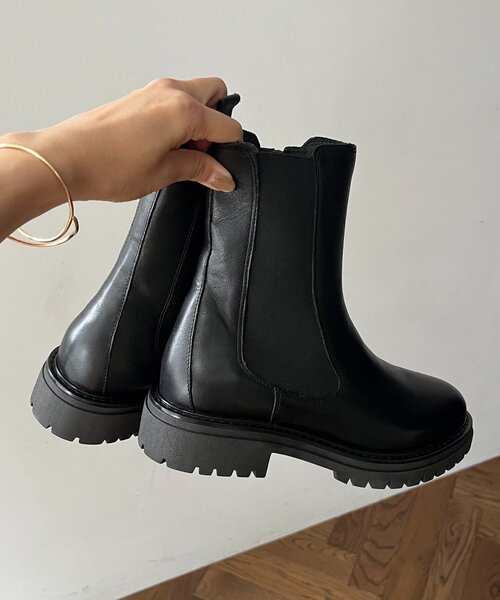 CAPRICIEUX LE'MAGE（カプリシューレマージュ）の「サイドゴアブーツ（ブーツ・レディース・ブラック・24.5cm/23.5cm/22.5cm）」の2枚目の写真
