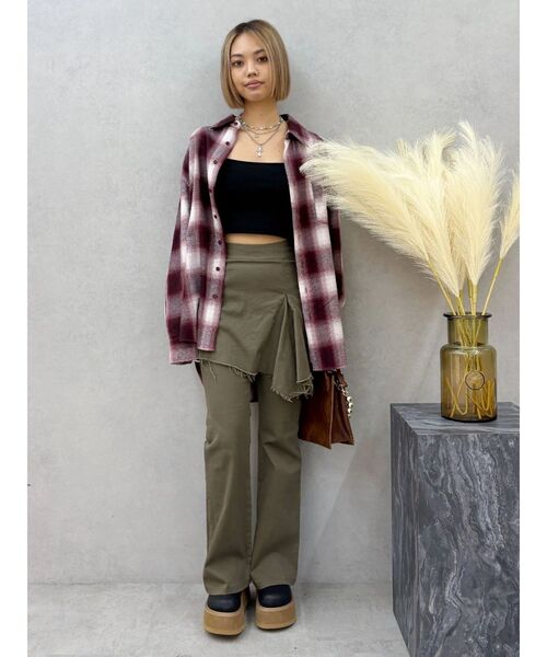 EVRIS（エヴリス）の「レイヤードフレアパンツ（その他パンツ・レディース・ブラック/カーキ・SMALL/MEDIUM）」の13枚目の写真