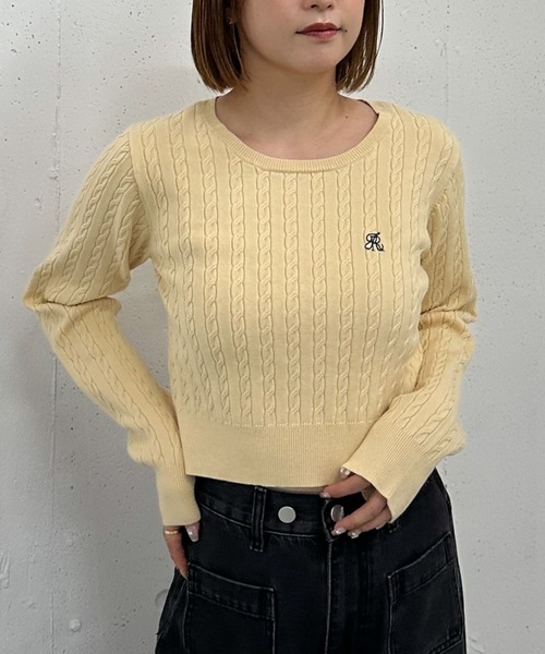 archives（アルシーヴ）の「ロゴ刺繍ケーブルニットプルオーバー