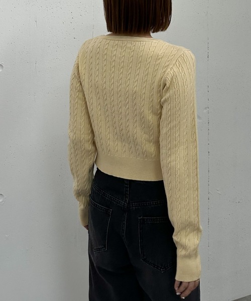 archives(アルシーヴ)の「ロゴ刺繍ケーブルニットプルオーバー(ニット/セーター・レディース・グレー/アイボリー/ブラウン/イエロー・MEDIUM)」の14枚目の写真