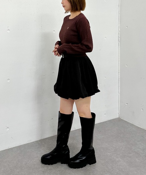 archives(アルシーヴ)の「ロゴ刺繍ケーブルニットプルオーバー(ニット/セーター・レディース・グレー/アイボリー/ブラウン/イエロー・MEDIUM)」の9枚目の写真