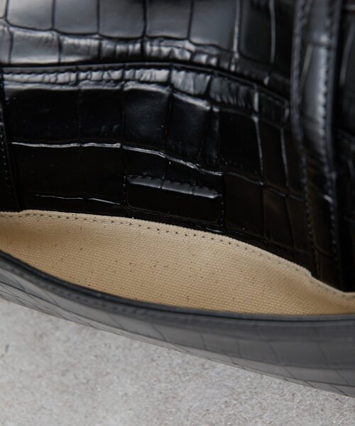 BEARDSLEY（ビアズリー）の「《NOTHING WRITTEN》ポケットハンドバッグ（クロコダイル）（ハンドバッグ・レディース・ブラック・FREE）」の4枚目の写真