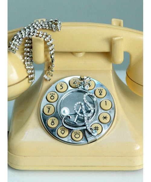 SNIDEL(スナイデル)の「ストーンバリエピアス(ピアス(両耳用)・レディース・C/A/B・F)」の4枚目の写真