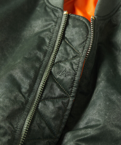 Alpha Industries（アルファインダストリーズ）の「ALPHA INDUSTRIES/アルファ インダストリーズ 別注 ウォッシュ加工 MA-1 FLIGHT JACKET（MA-1・メンズ・ブラック/オリーブ・SMALL/MEDIUM/LARGE/X-LARGE）」の8枚目の写真