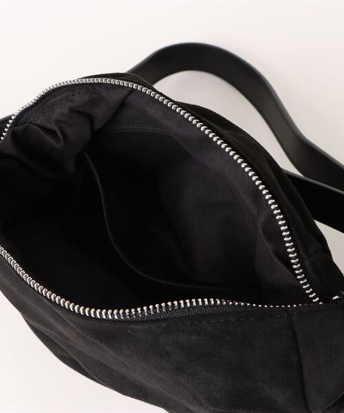 ammy.（エイミードット）の「【 ammy. / エイミードット 】 スエードタッチ ラウンド バッグ（ショルダーバッグ・レディース・ベージュ/ブラウン/ブラック・FREE）」の6枚目の写真