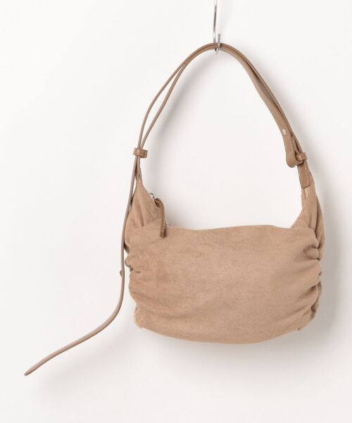 ammy.（エイミードット）の「【 ammy. / エイミードット 】 スエードタッチ ラウンド バッグ（ショルダーバッグ・レディース・ベージュ/ブラウン/ブラック・FREE）」の13枚目の写真