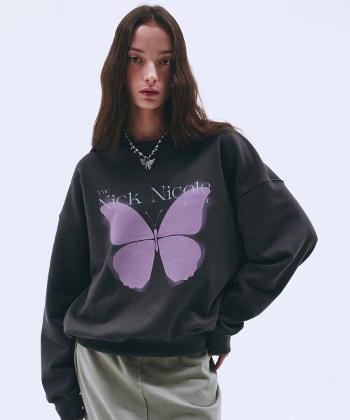 NICK&NICOLE（ニックアンドニコール）の「SPREAD BUTTERFLY DIGITAL SWEATSHIRT_CHARCOAL（スウェット・レディース・その他・FREE）」の3枚目の写真