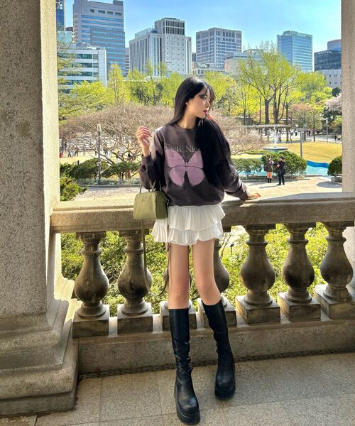 NICK&NICOLE（ニックアンドニコール）の「SPREAD BUTTERFLY DIGITAL SWEATSHIRT_CHARCOAL（スウェット・レディース・その他・FREE）」の5枚目の写真