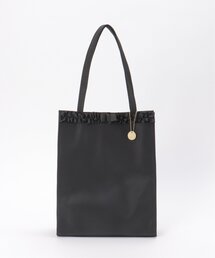 ikka（イッカ）の「スクエア型サブバッグ（ショルダーバッグ）」