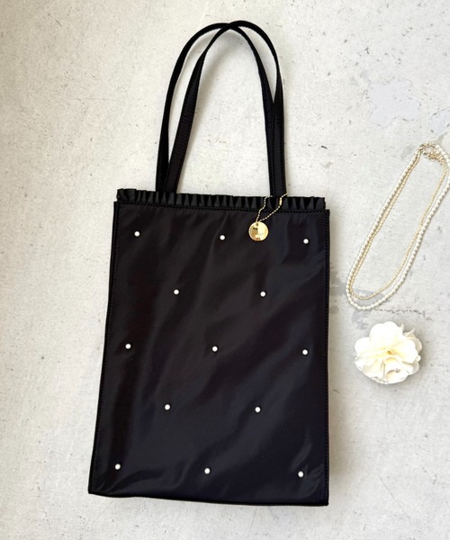 ikka(イッカ)の「スクエア型サブバッグ(ショルダーバッグ・レディース・ブラック/その他1・FREE)」の1枚目の写真