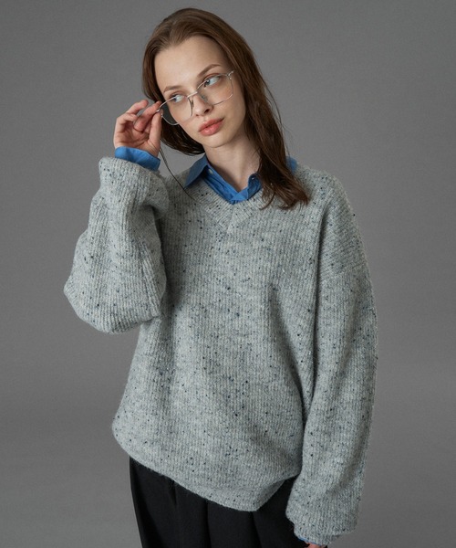 ONCILY(オンシェリー)の「WOOL BLEND COLOR NEP V-NECK KNIT / カラーネップVネックニット(ニット/セーター・メンズ・グレー/チャコールグレー/ブルー・SMALL/MEDIUM/LARGE)」の7枚目の写真