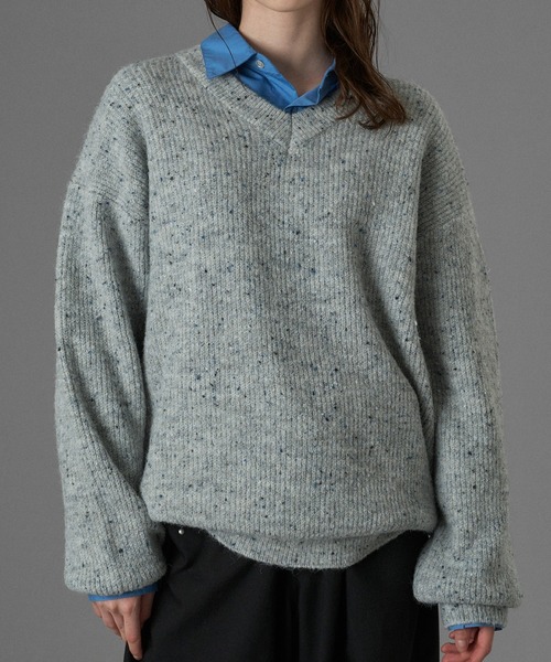 ONCILY(オンシェリー)の「WOOL BLEND COLOR NEP V-NECK KNIT / カラーネップVネックニット(ニット/セーター・メンズ・グレー/チャコールグレー/ブルー・SMALL/MEDIUM/LARGE)」の4枚目の写真