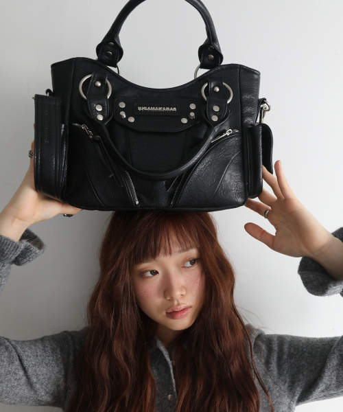 IUGAMAKARAS(イウガマカラス)の「Studded Leather Mini Shoulder Bag (Black)(トートバッグ・レディース・その他・FREE)」の2枚目の写真