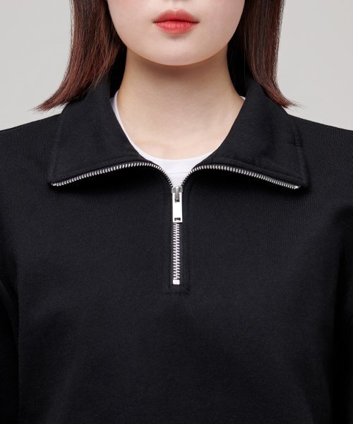 MUSINSA STANDARD WOMAN（ムシンサスタンダードウーマン）の「レディースハーフジップアップスウェットシャツ[ブラック]（スウェット・レディース・その他・SMALL/MEDIUM/LARGE/X-SMALL）」の4枚目の写真