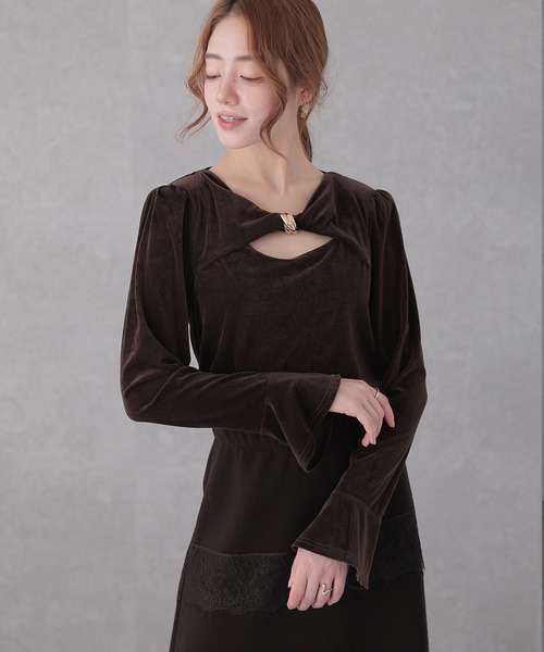 Lace Ladies（レースレディース）の「ベロア メタル モチーフ オープンカット トップス（その他トップス・レディース・ブラック/ブラウン・FREE）」の2枚目の写真