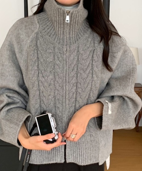 ONEP STAR（ワンピスター）の「ケーブル編みジップアップニット（ニット/セーター・レディース・ベージュ/ブラック/グレー・FREE）」の3枚目の写真
