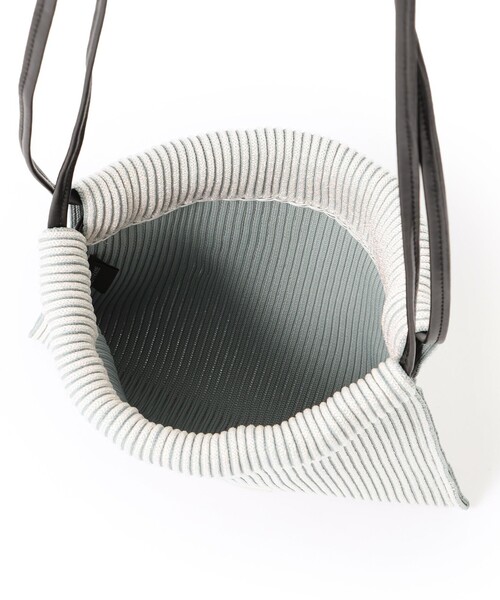 LASTFRAME(ラストフレーム)の「【LASTFRAME/ラストフレーム】ミニバッグ KYOTO METALLIC SACK BAG MINI L26107(ハンドバッグ・レディース・シルバー系その他/ブラック・FREE)」の6枚目の写真