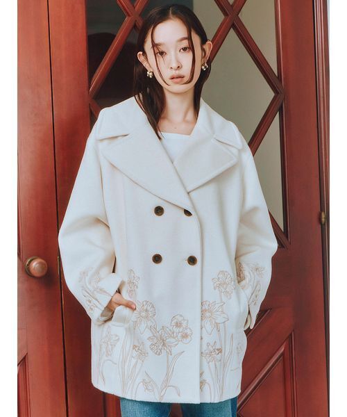 LILY BROWN（リリーブラウン）の「エンブロイダリーコクーンコート
